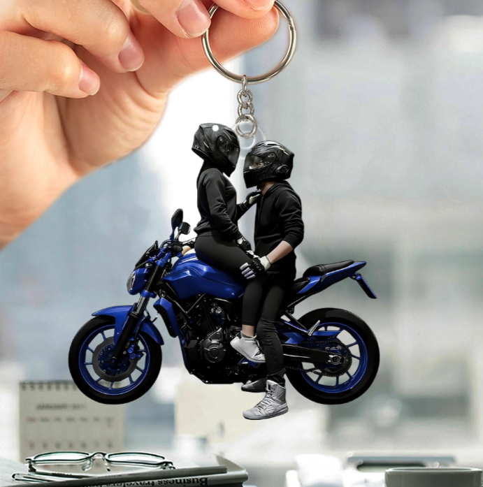 Brelok dla pary motocyklistów – spersonalizowany prezent dla miłośników motocykli