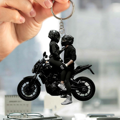 Brelok dla pary motocyklistów – spersonalizowany prezent dla miłośników motocykli